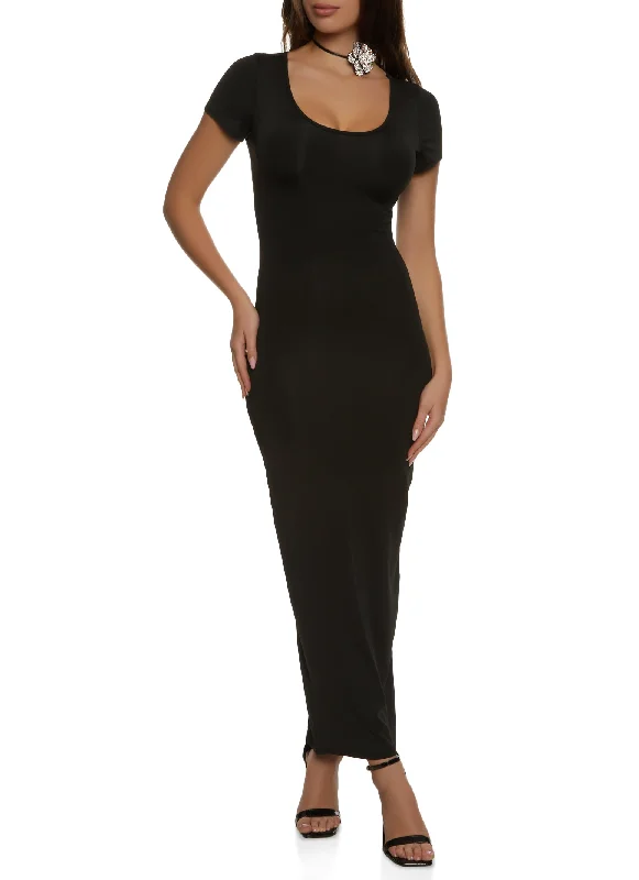 Solid Scoop Neck Maxi Dress